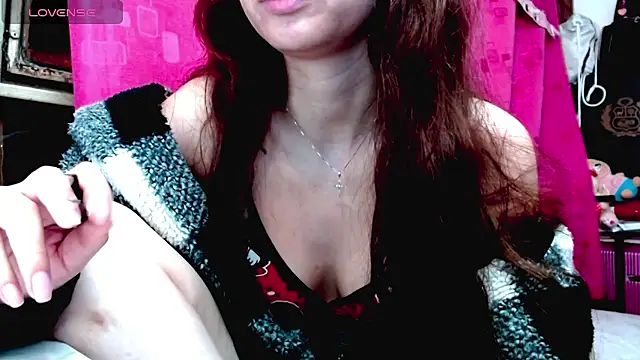 holy_juli's cam snapshot