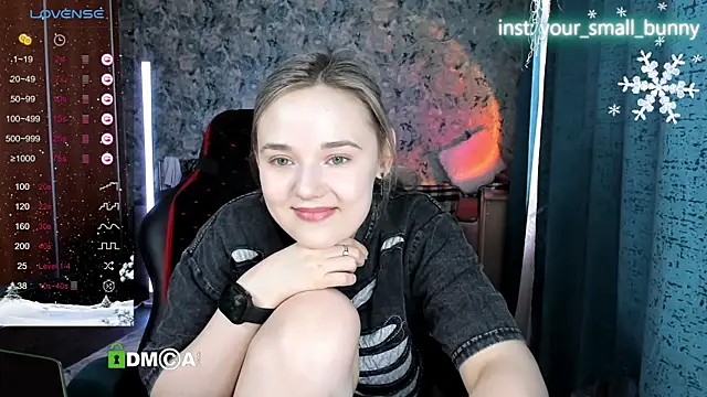 Your_small_bunny's cam snapshot