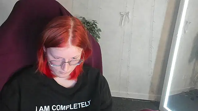 ElizabethHarpper's cam snapshot