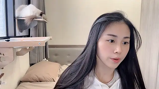 BabyOneDaily's cam snapshot