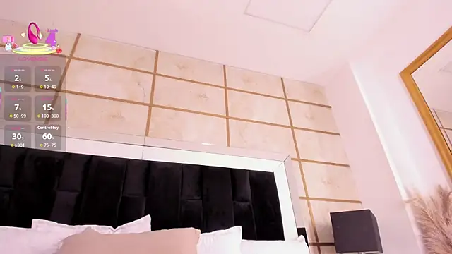 RoxyLior live sex cam