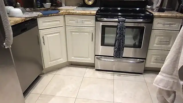 BigGuyMuscle live sex cam