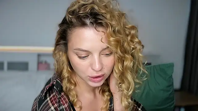 LilyFlamee live sex cam