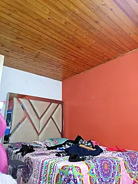 Shermie24 live sex cam