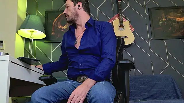 ChrisKox live sex cam