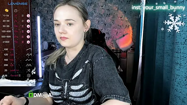 Your_small_bunny's cam snapshot