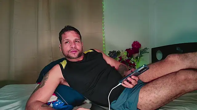 LucasGaeel live sex cam