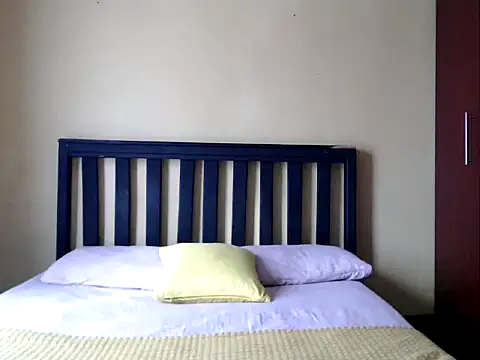 Curvyyluna's cam snapshot