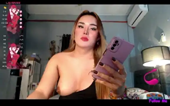DivaMooree live sex cam
