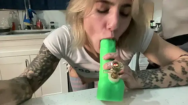 NatalieKneals's cam snapshot