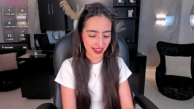 LarisaSmirnov live sex cam