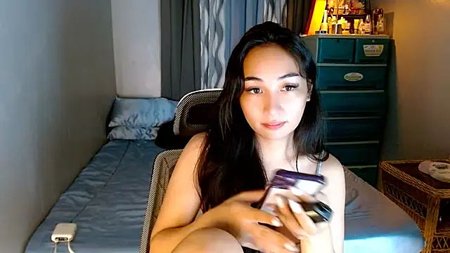 SweetLilly_18 live sex cam