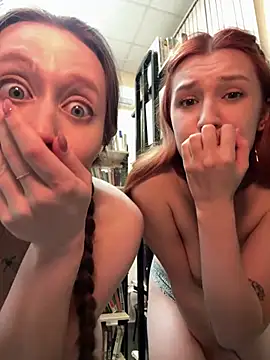 FroggyAnna live sex cam