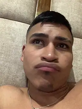 Emiliano_Reyes live sex cam