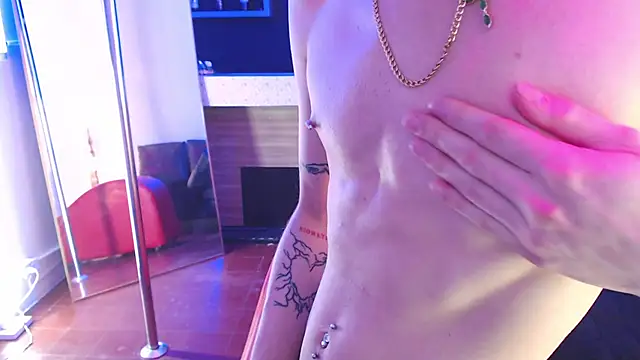 nova_salvatore live sex cam