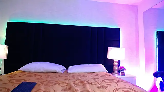 Raven_Cox live sex cam