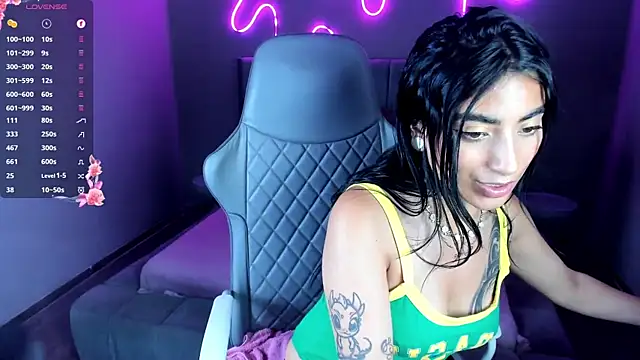 Emma_Lirys's cam snapshot