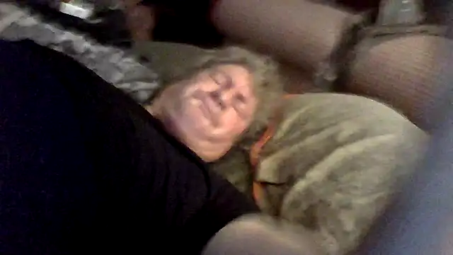 ineedabused live sex cam