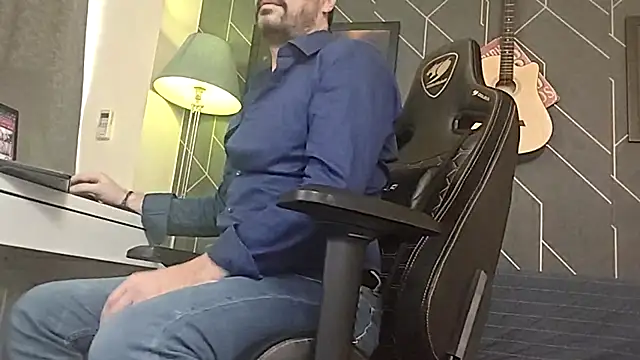 ChrisKox live sex cam