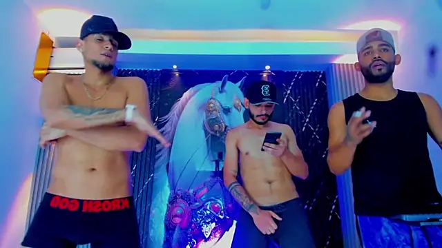 The_Gods_In_Diamonds's cam snapshot