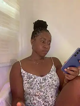 MISSMAYMADMYDAY's cam snapshot