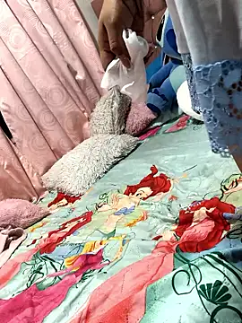 Rachellcooperrr's cam snapshot