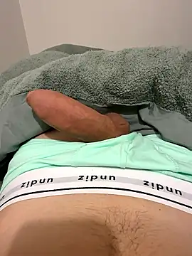 jeunedestrip's cam snapshot