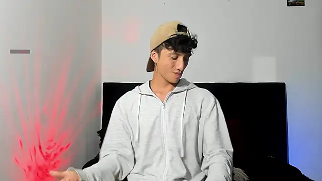 mhatias_'s cam snapshot