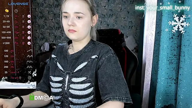 Your_small_bunny's cam snapshot