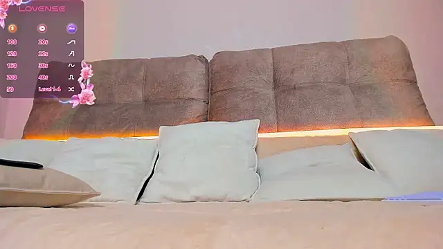 AriellaTesk's cam snapshot