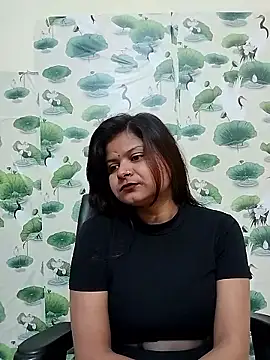 Attractive_Queen_'s cam snapshot