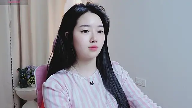 Miu-999 live sex cam