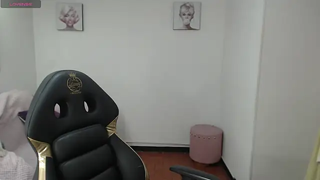 Kittie_nala_'s cam snapshot