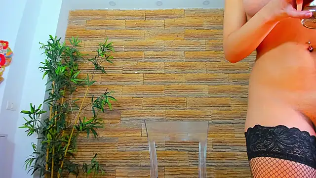 Cupcake_Izzy live sex cam