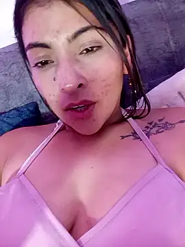 Fox_Roxxan live sex cam