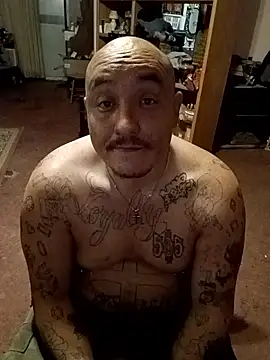 Cutieguyspanks live sex cam