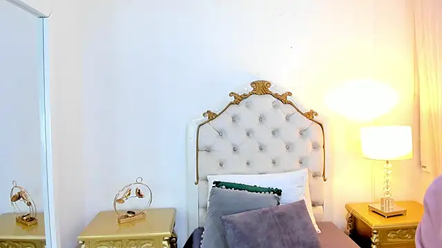 miss_vivienne's cam snapshot