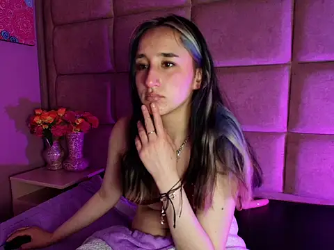 CharlotteStuart's cam snapshot