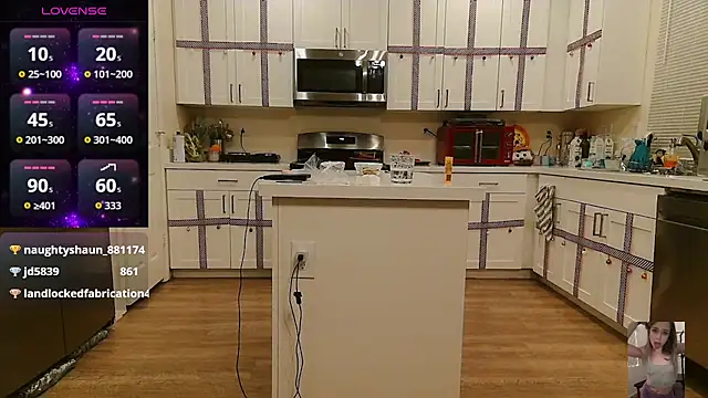 Blondiewithanass's cam snapshot