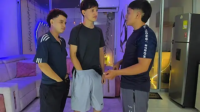 Houseofwarrios live sex cam