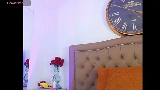 Adara_Ferrara live sex cam