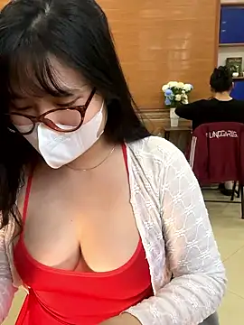 hide_from_colleagues live sex cam