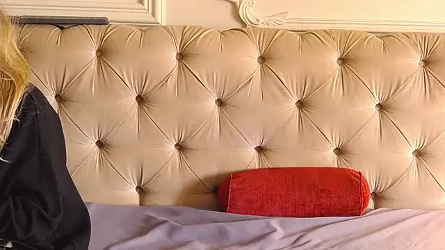 SarahLynz live sex cam