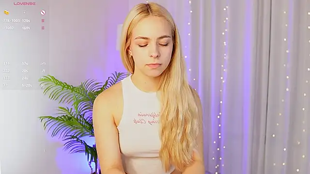 ShinyBarbie's cam snapshot