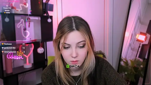 luna_tin's cam snapshot