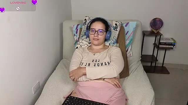 blue__moon_'s cam snapshot