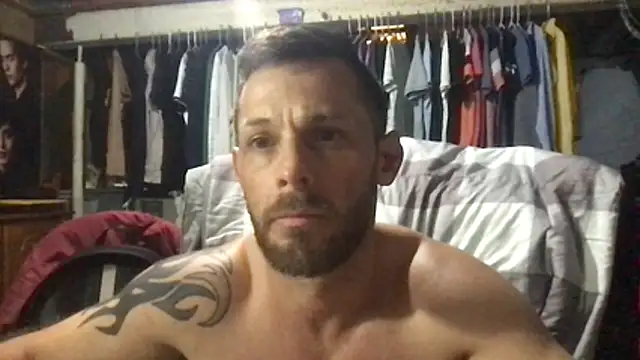 ARCHERTASTE live sex cam