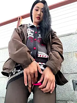 so-linger live sex cam