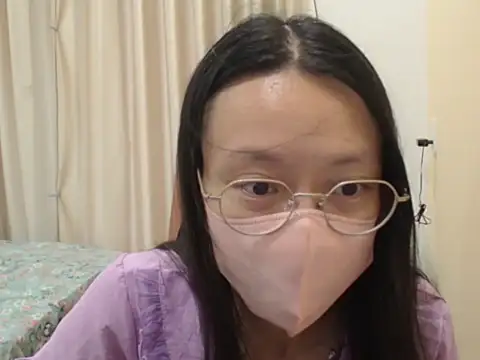 Lil-Cherries live sex cam