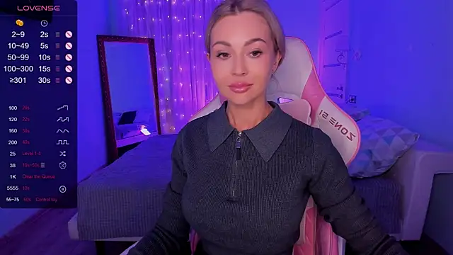 AdeleRoberts's cam snapshot